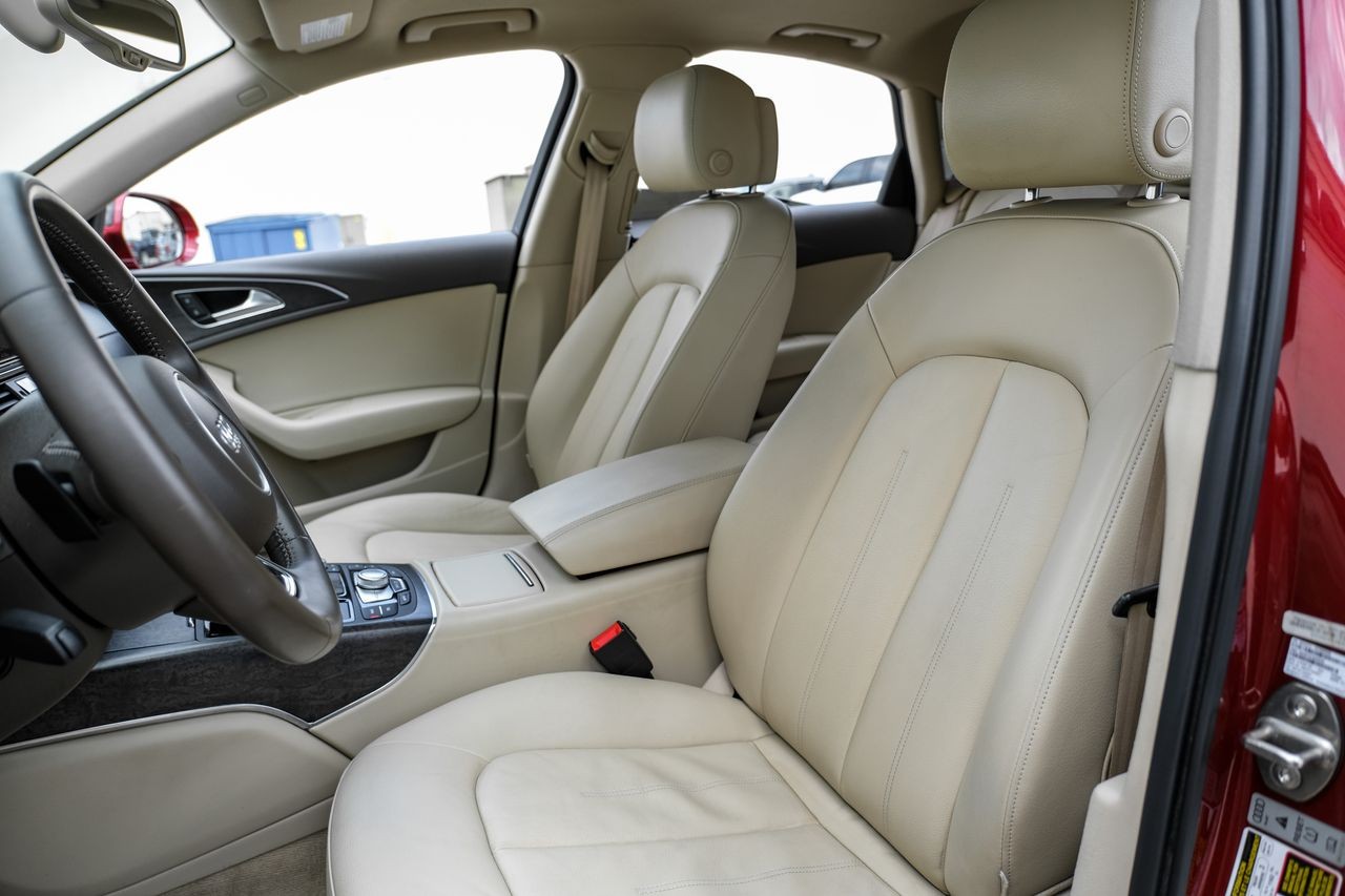 Audi A6 Vehicle Main Gallery Image 32