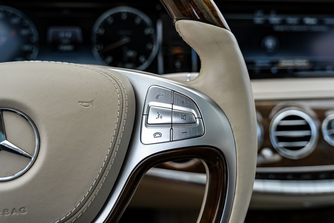 Mercedes-Benz S 550 Vehicle Main Gallery Image 17