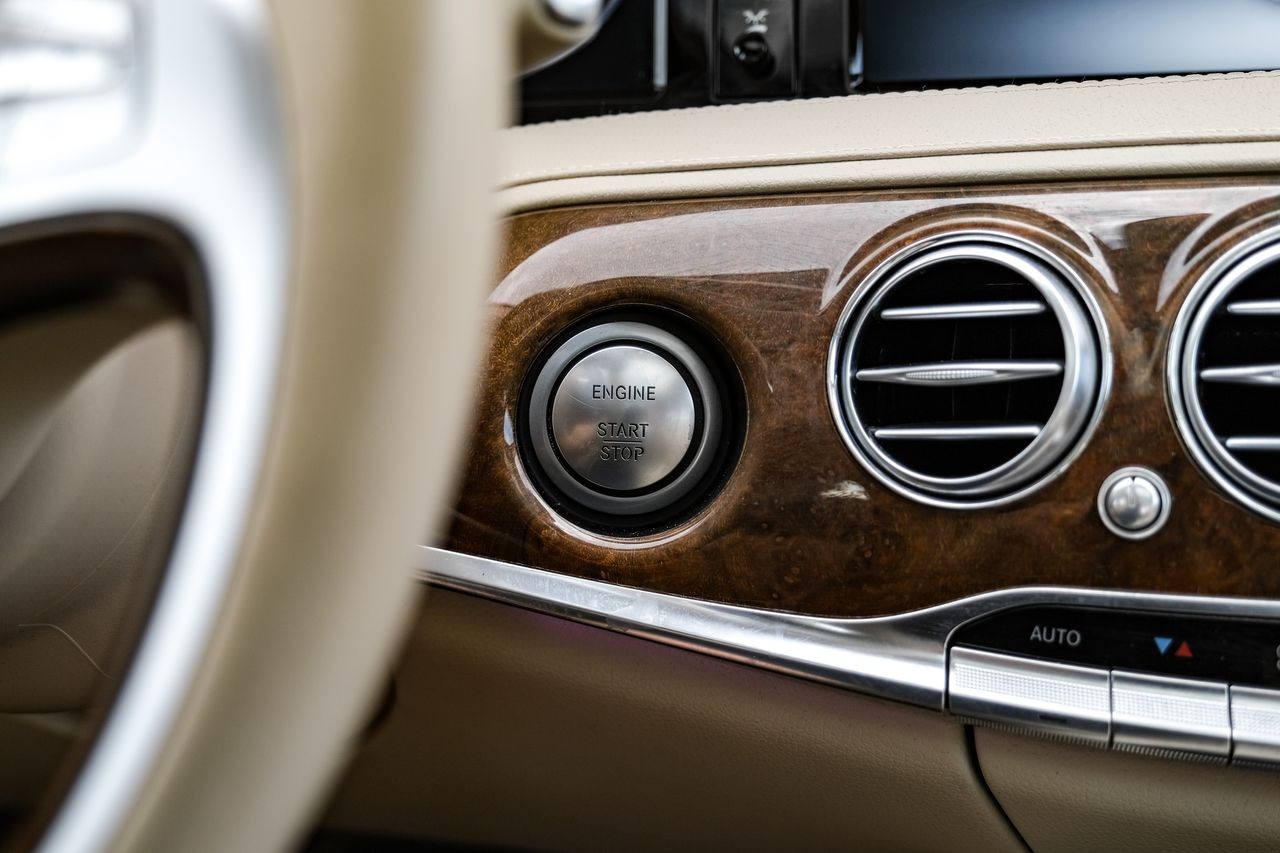 Mercedes-Benz S 550 Vehicle Main Gallery Image 20