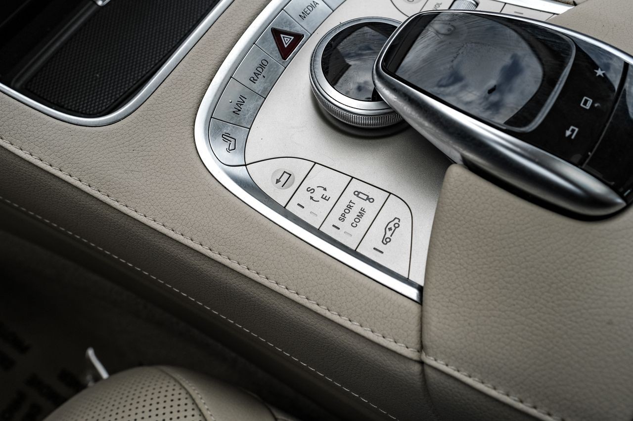 Mercedes-Benz S 550 Vehicle Main Gallery Image 27