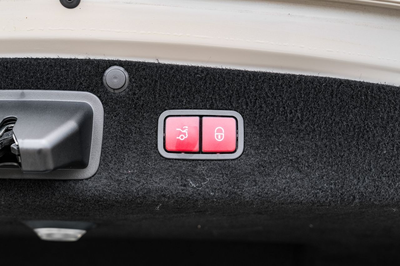 Mercedes-Benz S 550 Vehicle Main Gallery Image 52