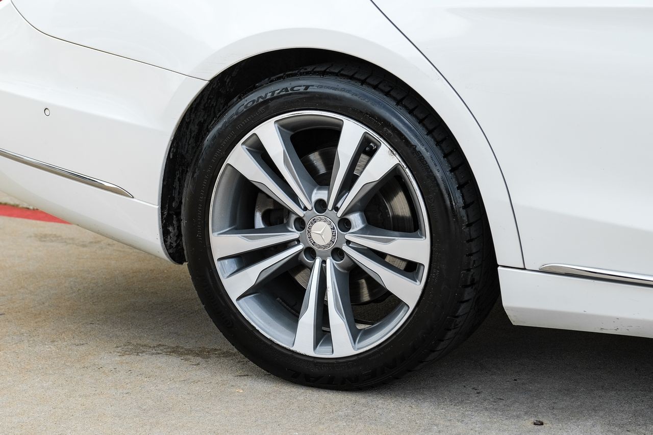 Mercedes-Benz S 550 Vehicle Main Gallery Image 53