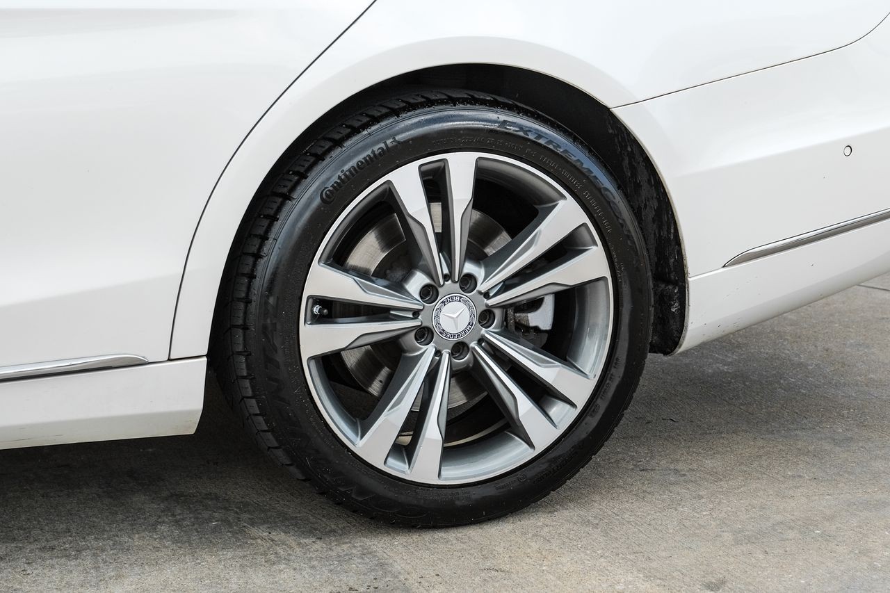 Mercedes-Benz S 550 Vehicle Main Gallery Image 56