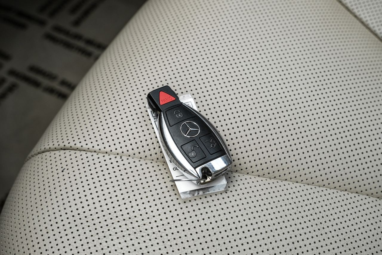 Mercedes-Benz S 550 Vehicle Main Gallery Image 57