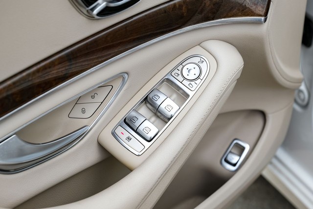Mercedes-Benz S 550 Vehicle Main Gallery Image 42