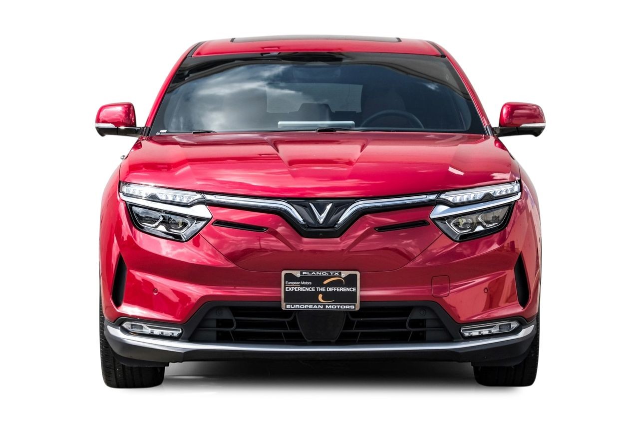 Vinfast VF 8 Vehicle Main Gallery Image 05