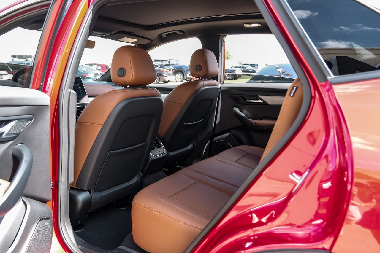 Vinfast VF 8 Vehicle Main Gallery Image 17