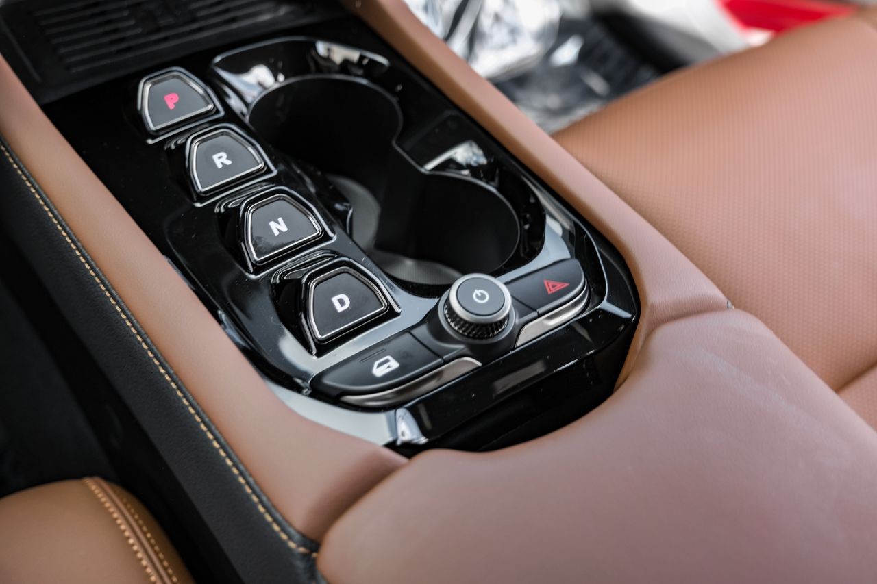 Vinfast VF 8 Vehicle Main Gallery Image 28