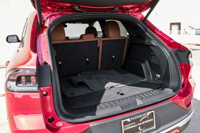 Vinfast VF 8 Vehicle Main Gallery Image 44