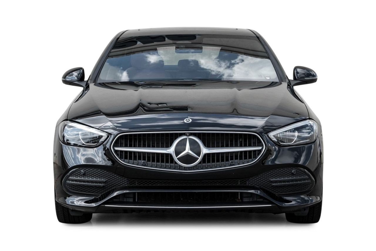 Mercedes-Benz C-Class Vehicle Main Gallery Image 06