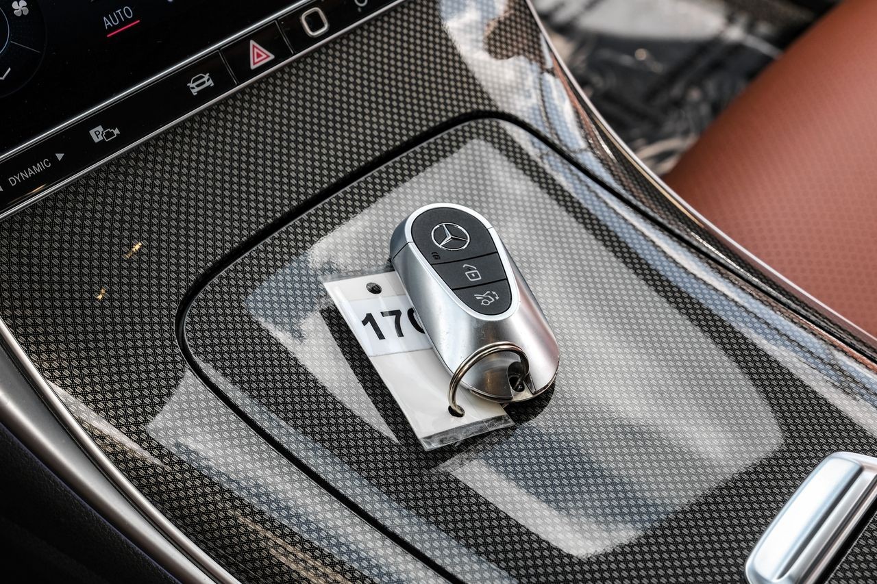 Mercedes-Benz C-Class Vehicle Main Gallery Image 59