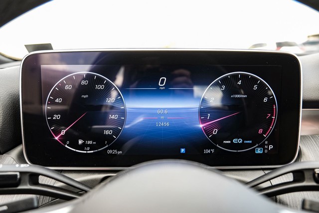 Mercedes-Benz C-Class Vehicle Main Gallery Image 19