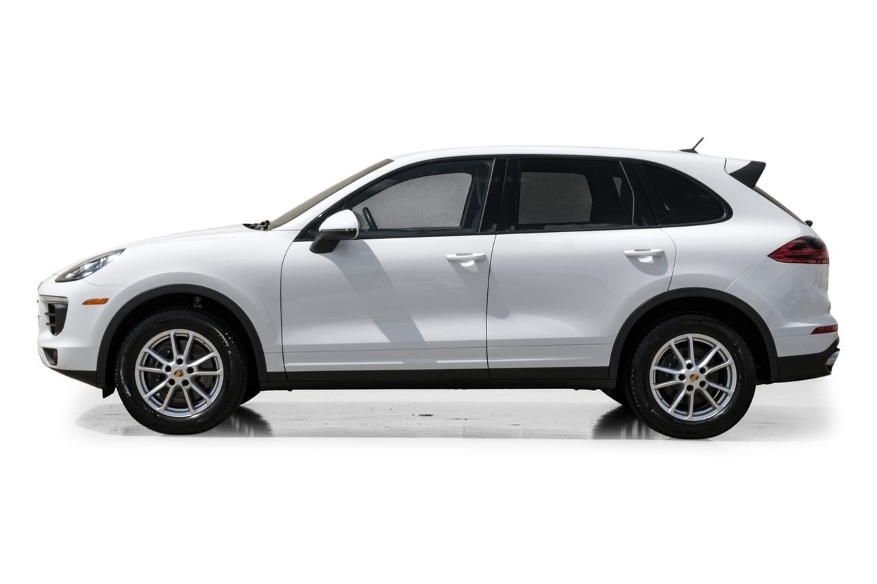 Porsche Cayenne Vehicle Main Gallery Image 12