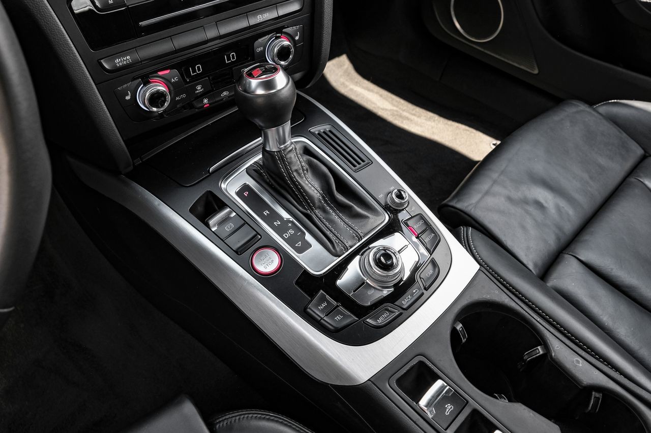 Audi S5 Vehicle Main Gallery Image 21