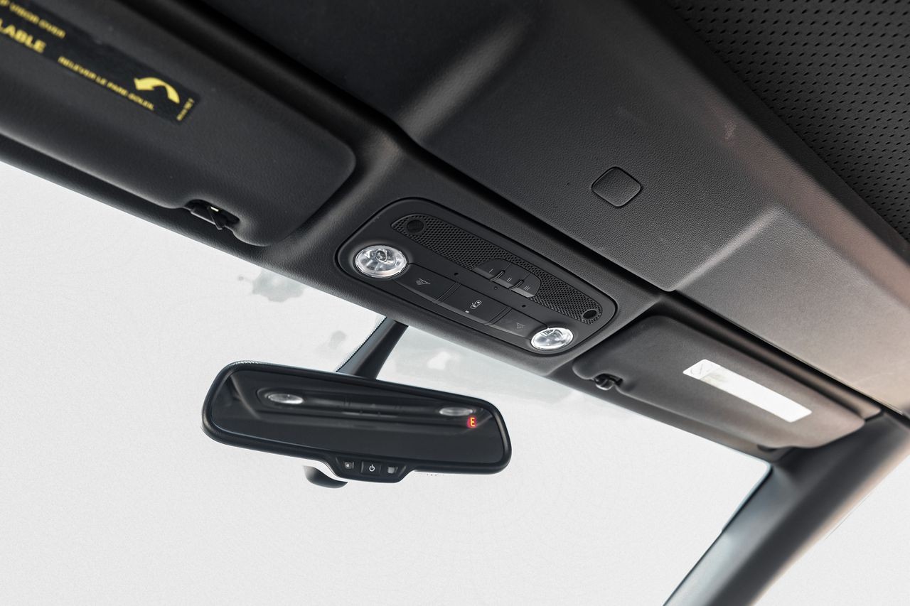 Audi S5 Vehicle Main Gallery Image 25