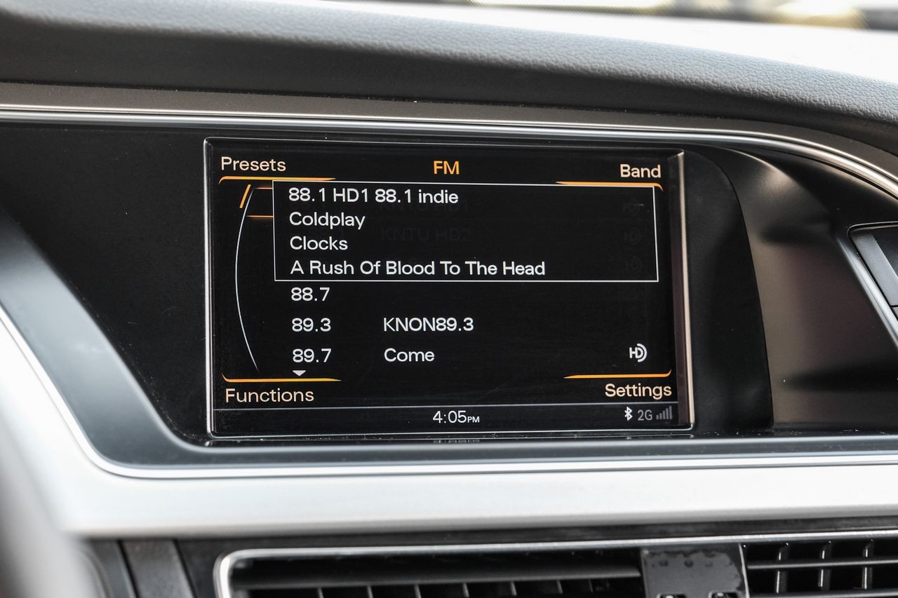 Audi S5 Vehicle Main Gallery Image 26