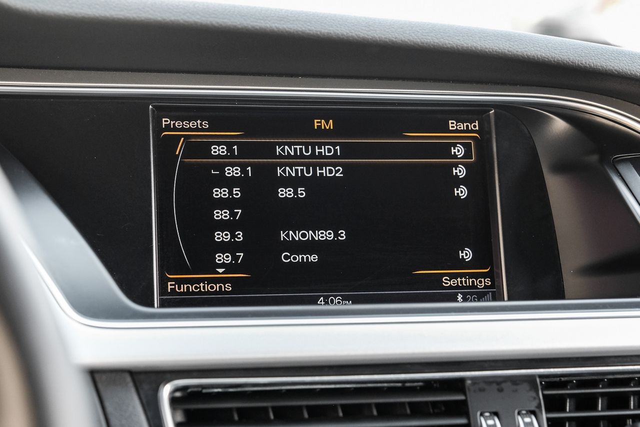 Audi S5 Vehicle Main Gallery Image 28
