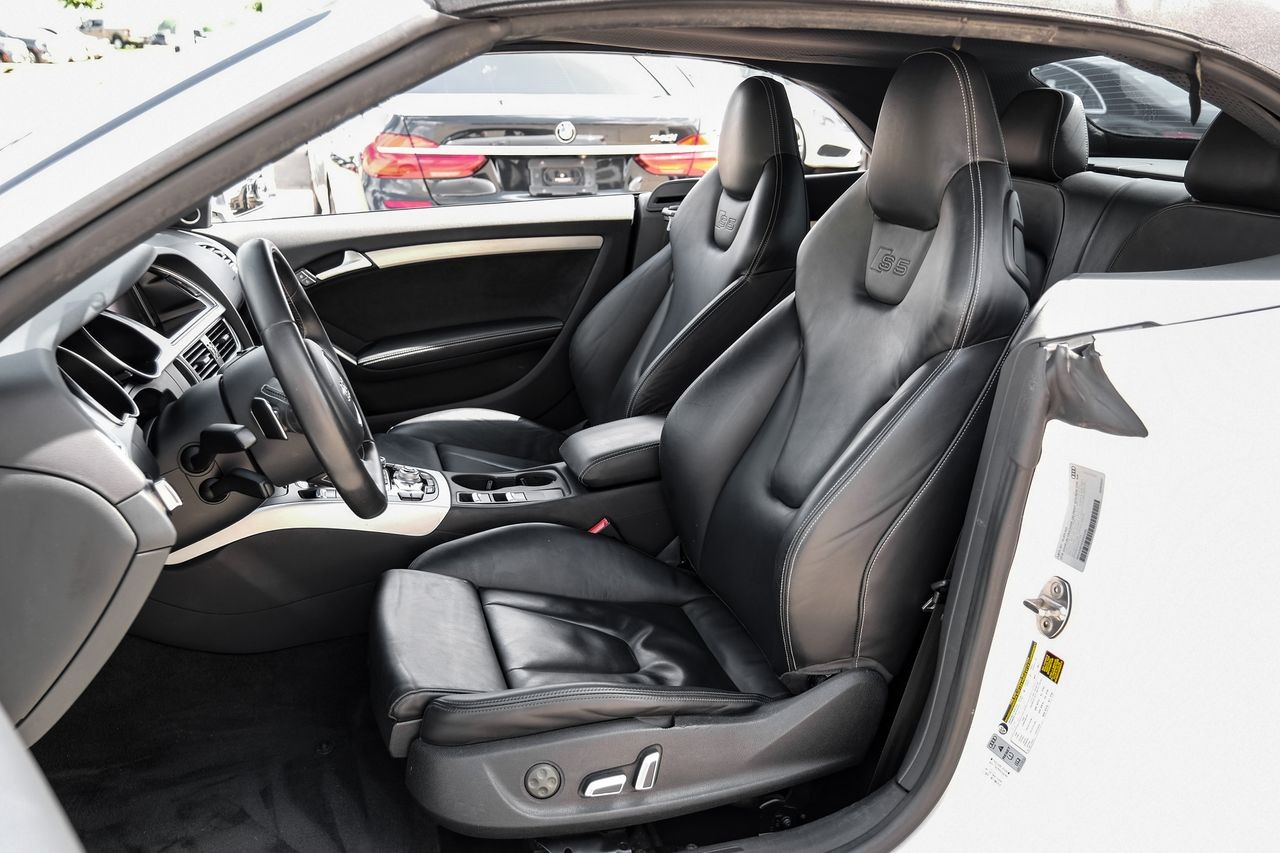 Audi S5 Vehicle Main Gallery Image 31