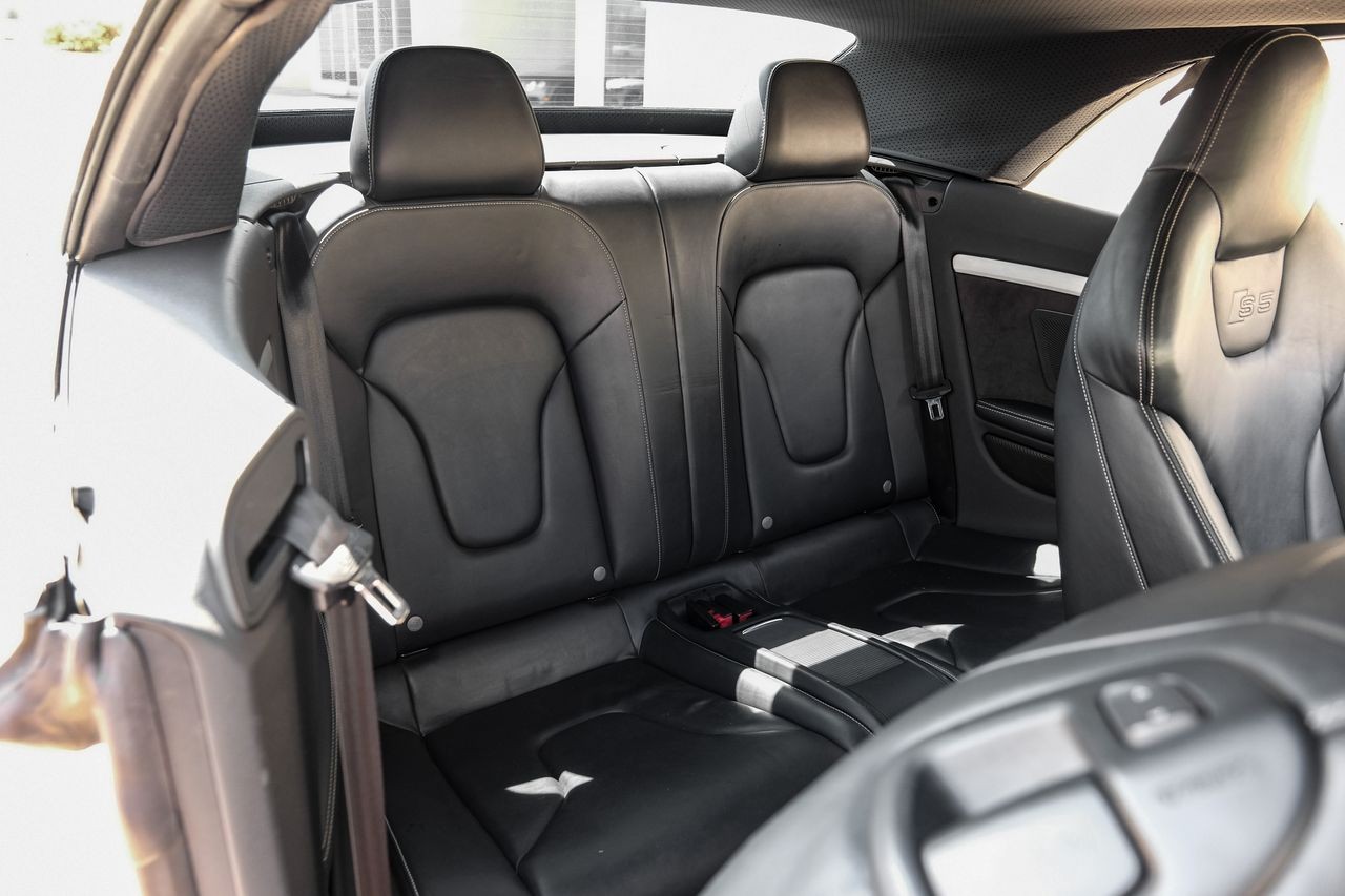 Audi S5 Vehicle Main Gallery Image 34