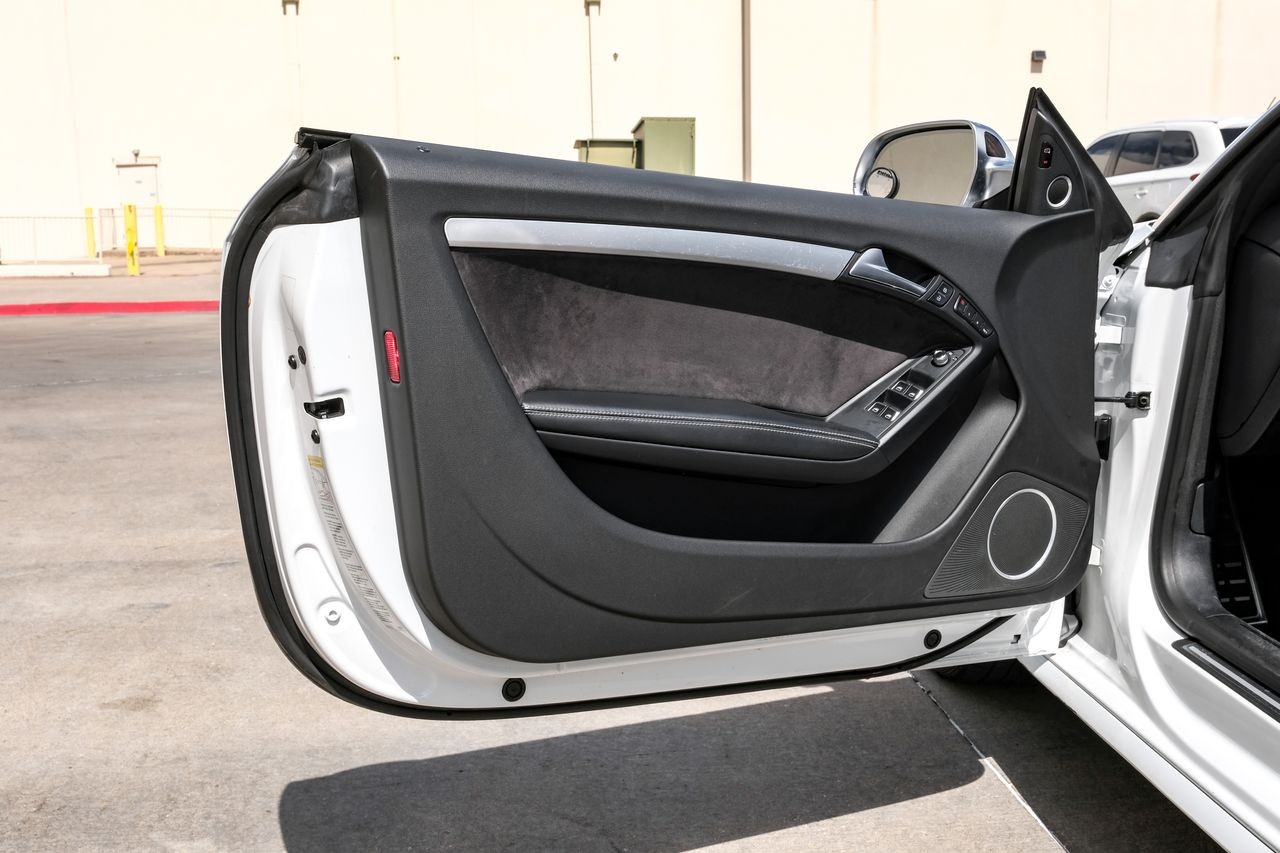 Audi S5 Vehicle Main Gallery Image 37
