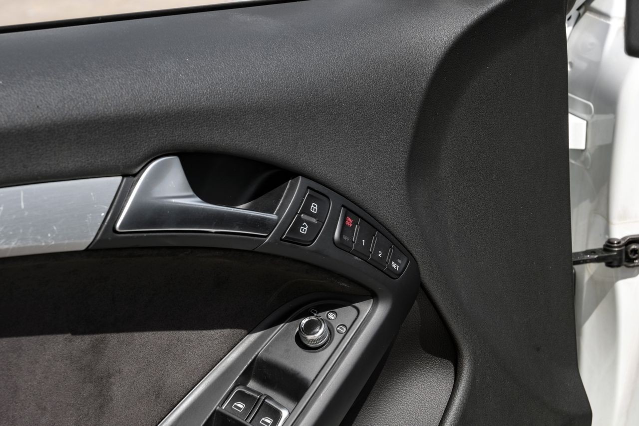 Audi S5 Vehicle Main Gallery Image 39