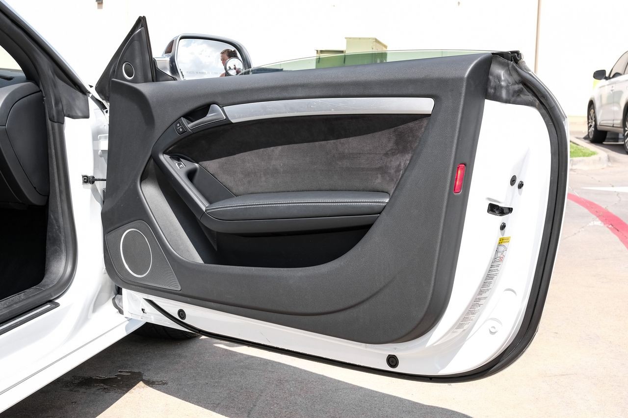 Audi S5 Vehicle Main Gallery Image 40