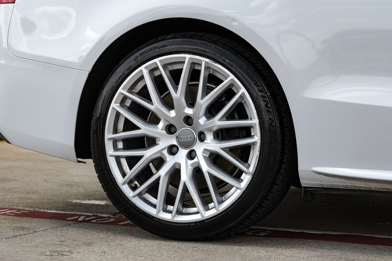 Audi S5 Vehicle Main Gallery Image 46