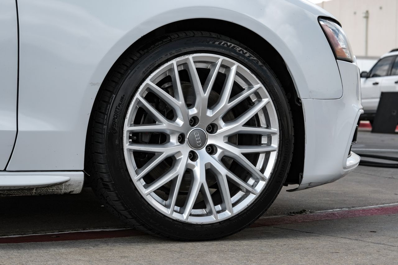 Audi S5 Vehicle Main Gallery Image 47