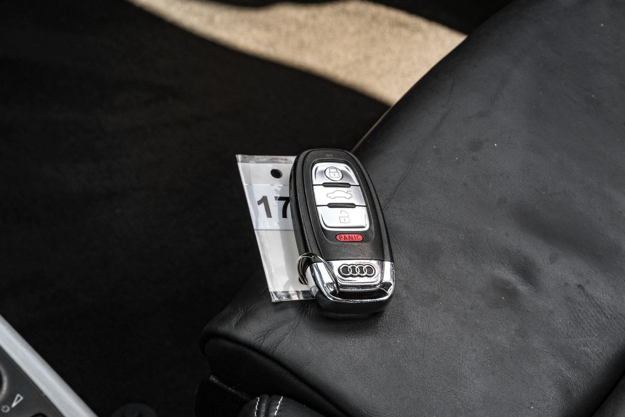 Audi S5 Vehicle Main Gallery Image 50