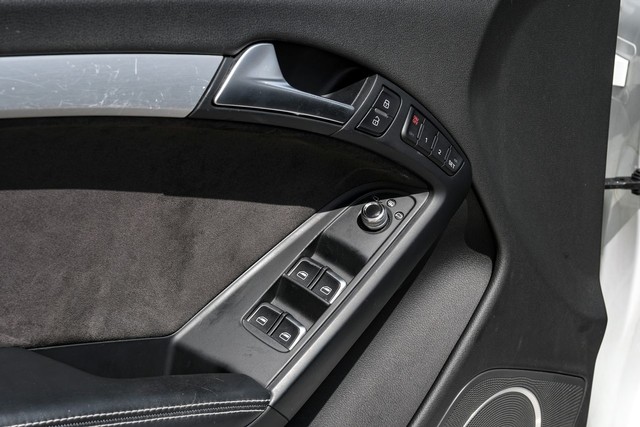 Audi S5 Vehicle Main Gallery Image 38