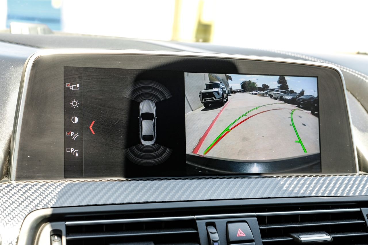 BMW 6 Series Vehicle Main Gallery Image 23