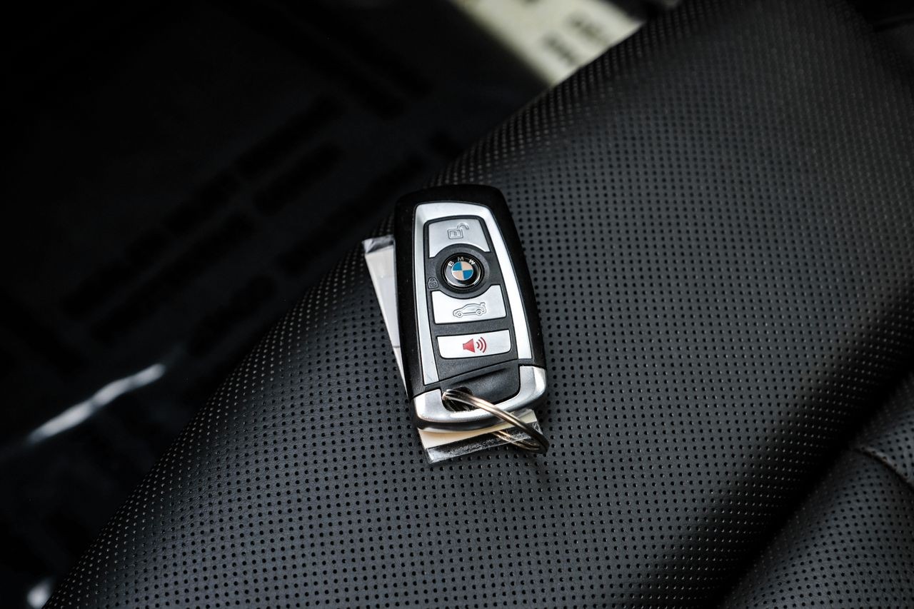 BMW 6 Series Vehicle Main Gallery Image 57