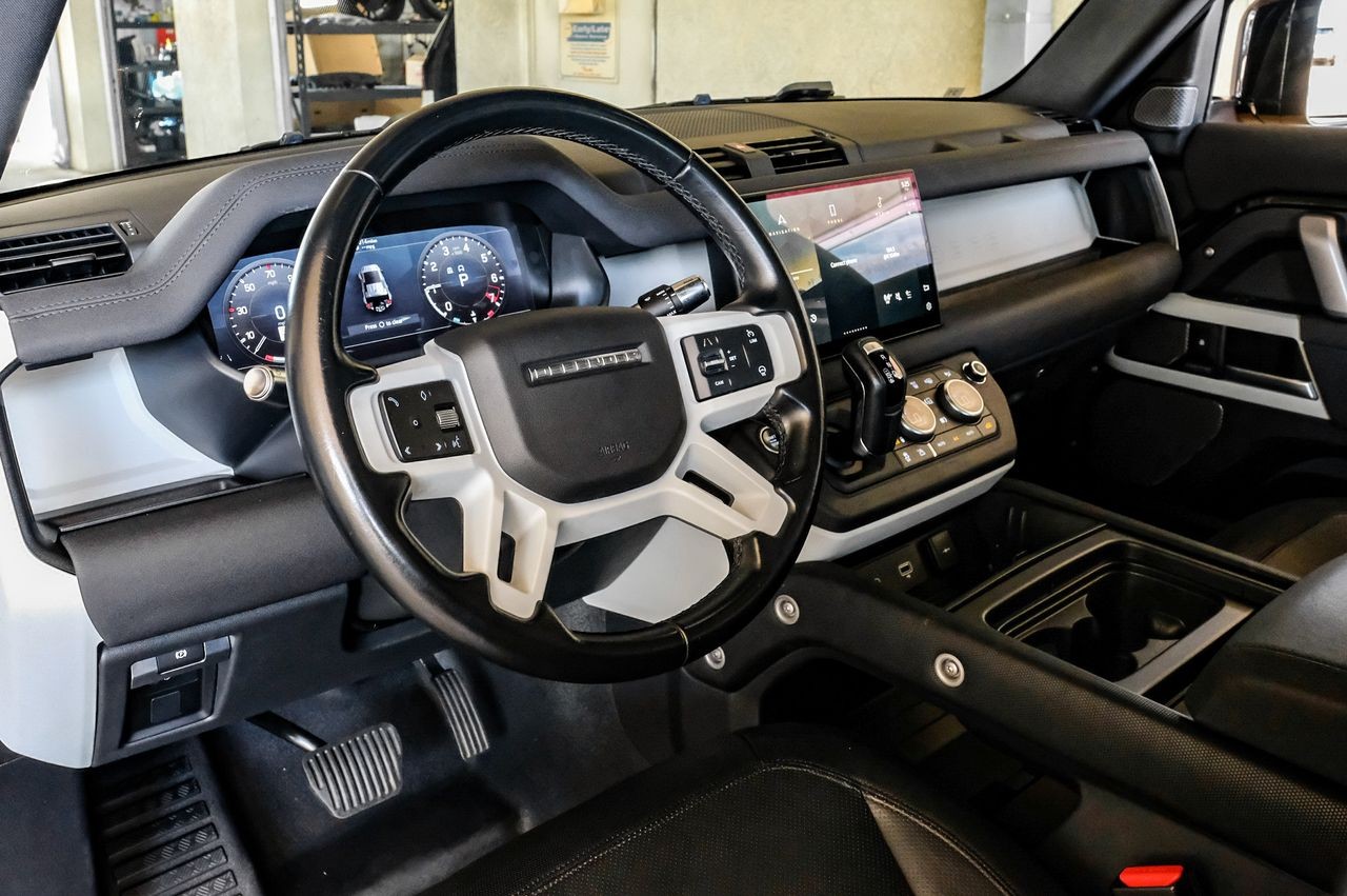 Land Rover Defender Vehicle Main Gallery Image 03