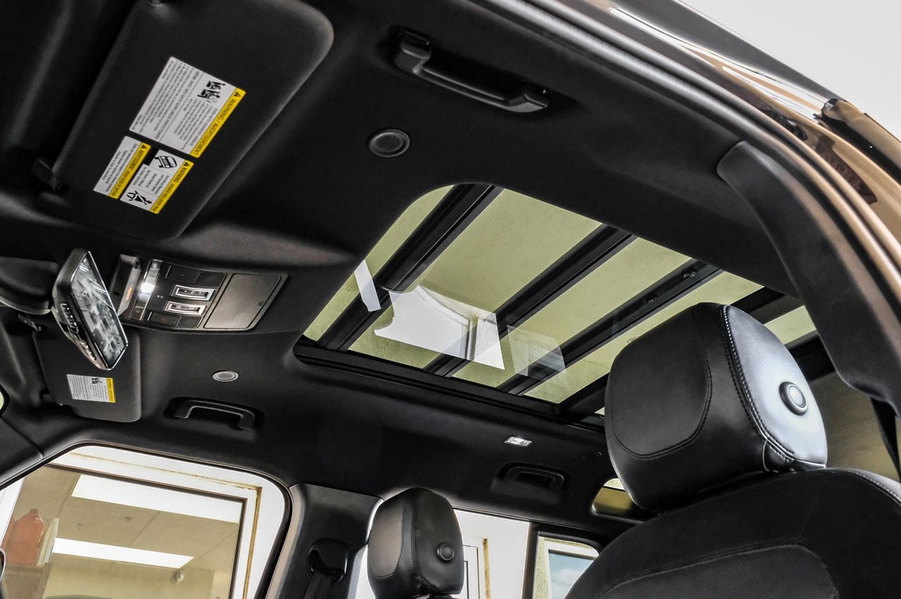 Land Rover Defender Vehicle Main Gallery Image 05
