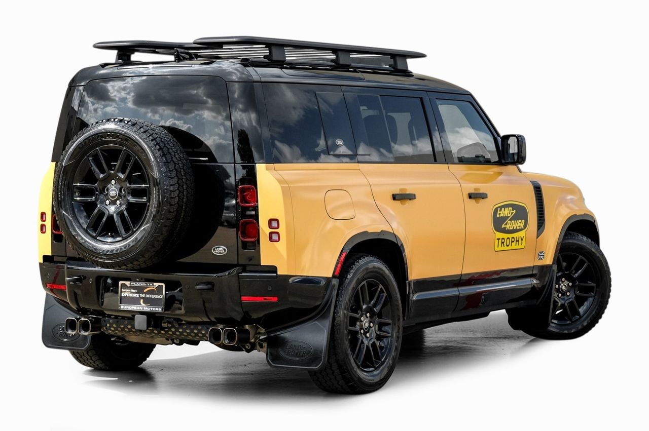 Land Rover Defender Vehicle Main Gallery Image 09