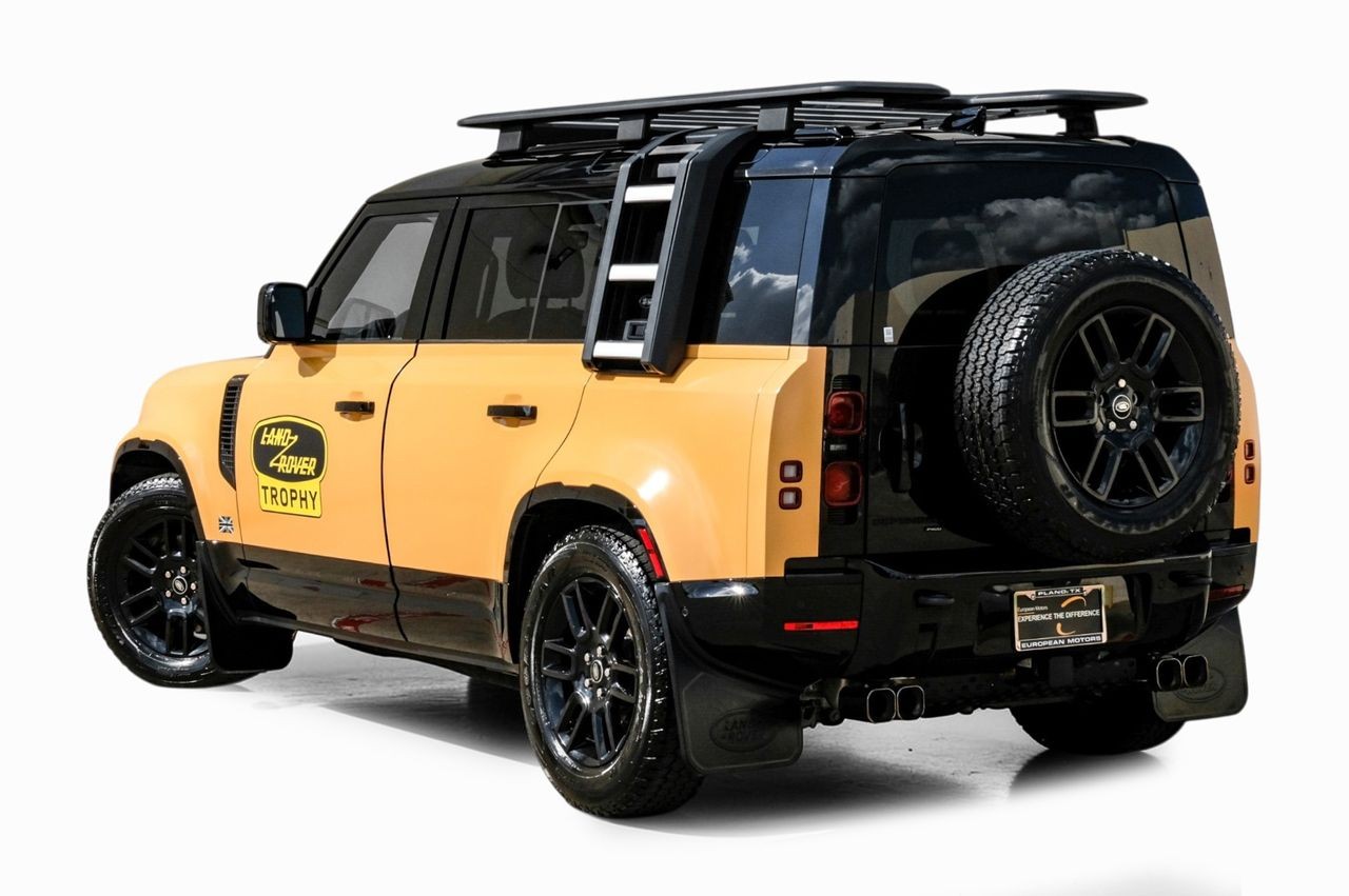 Land Rover Defender Vehicle Main Gallery Image 11