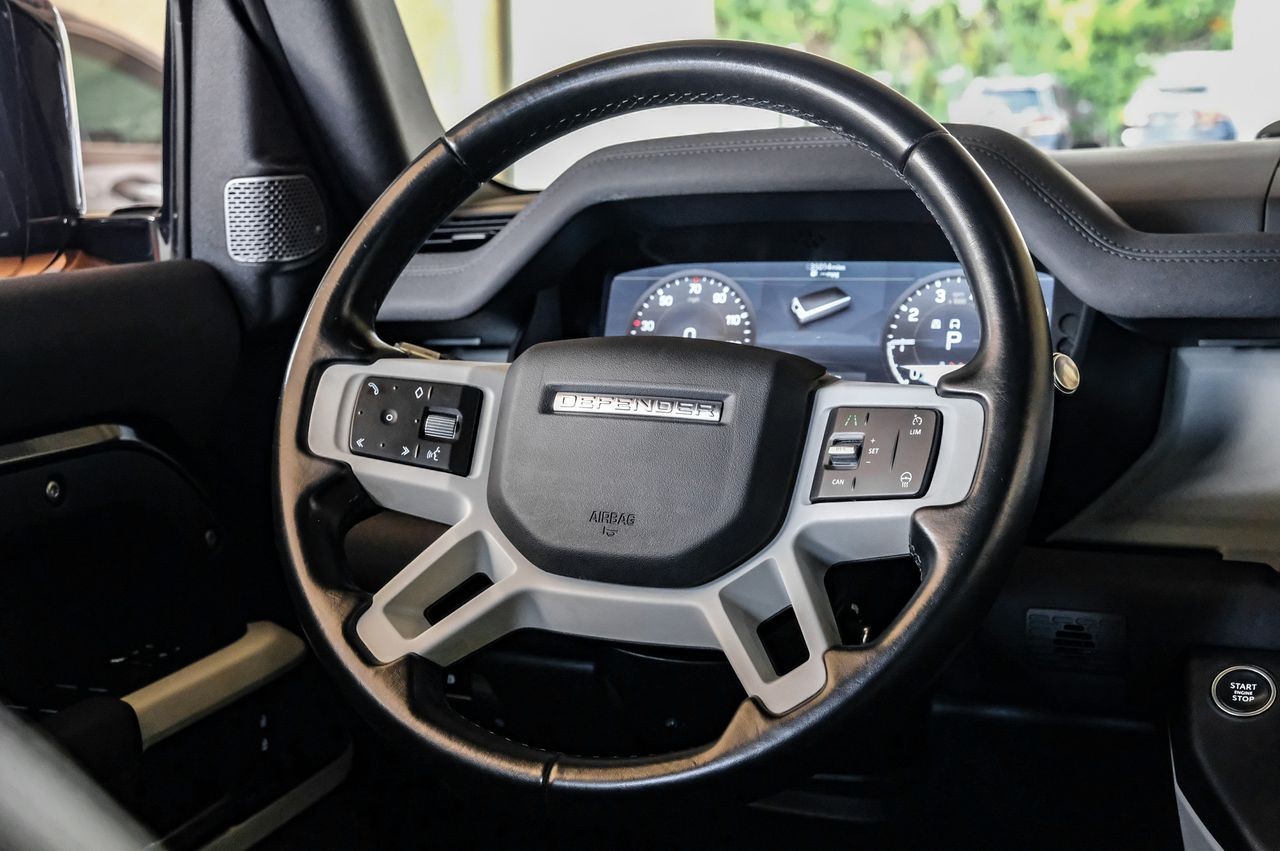 Land Rover Defender Vehicle Main Gallery Image 17
