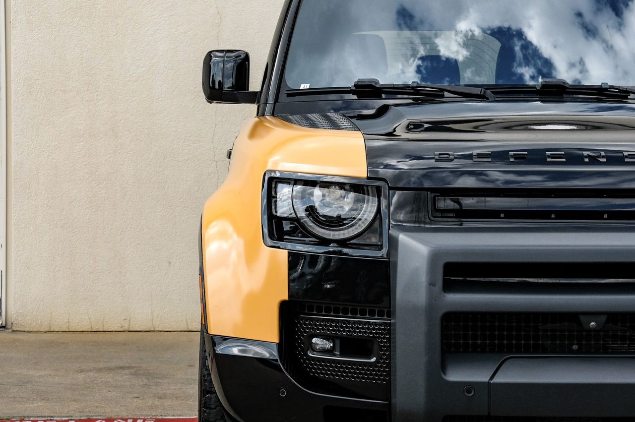 Land Rover Defender Vehicle Main Gallery Image 50