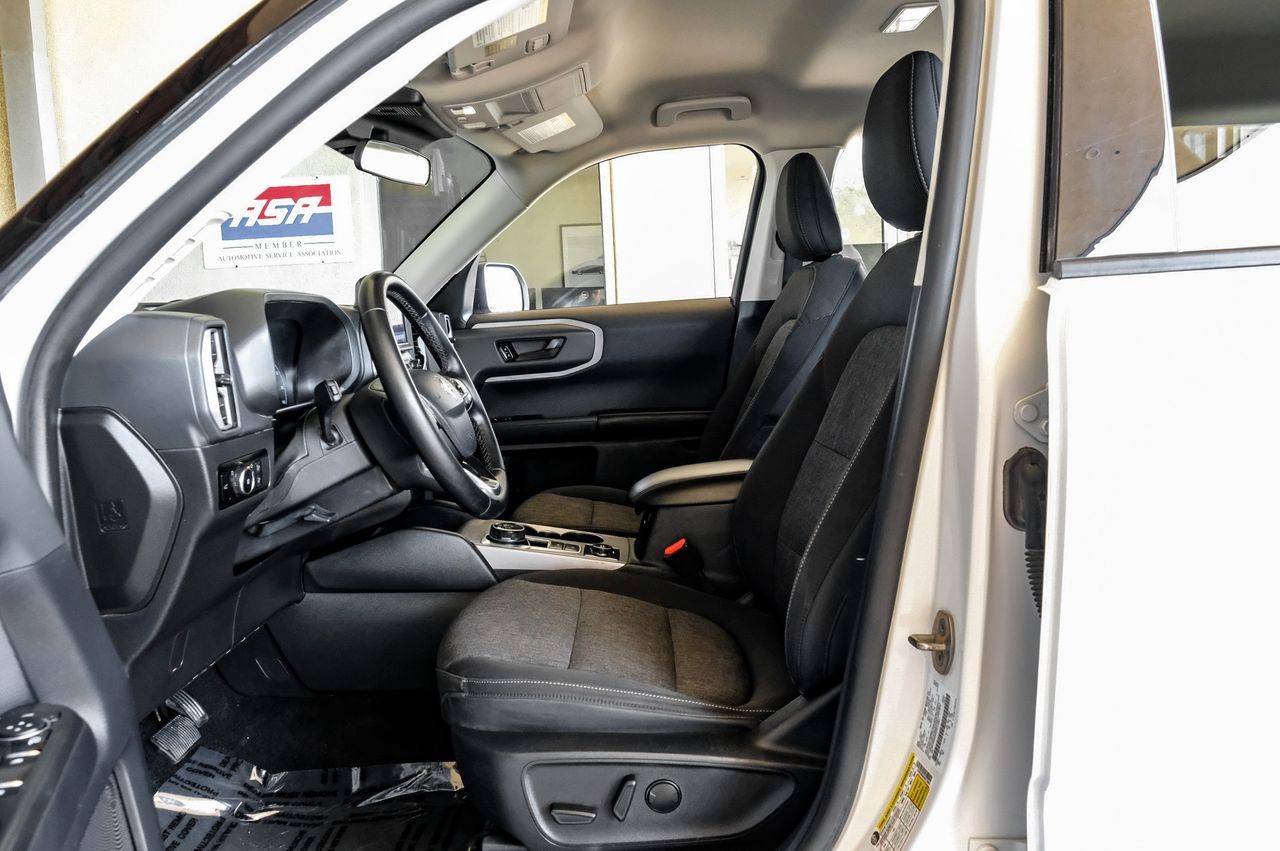 Ford Bronco Sport Vehicle Main Gallery Image 04