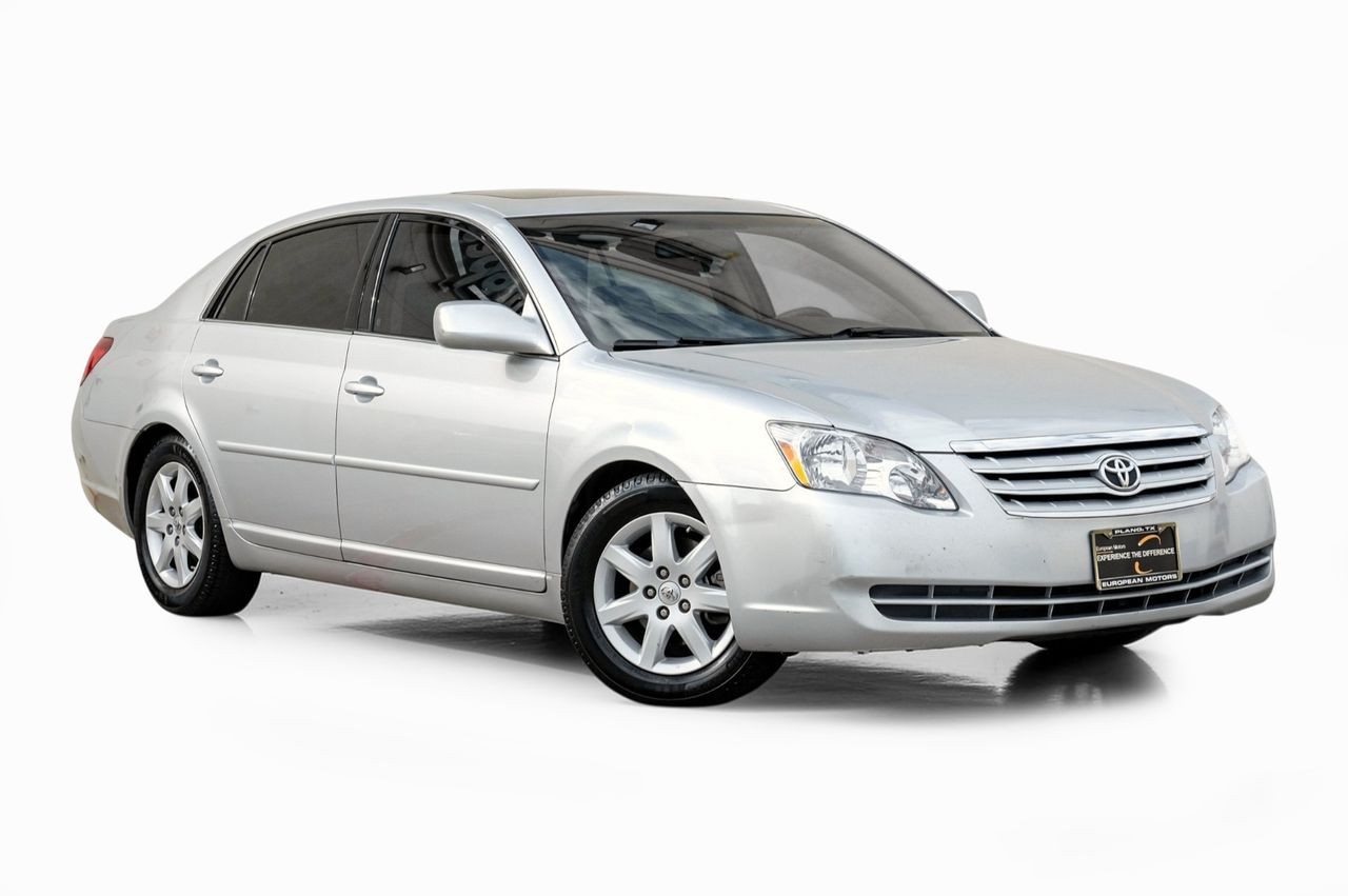 Toyota Avalon Vehicle Main Gallery Image 07
