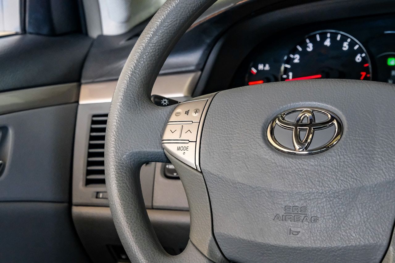 Toyota Avalon Vehicle Main Gallery Image 18