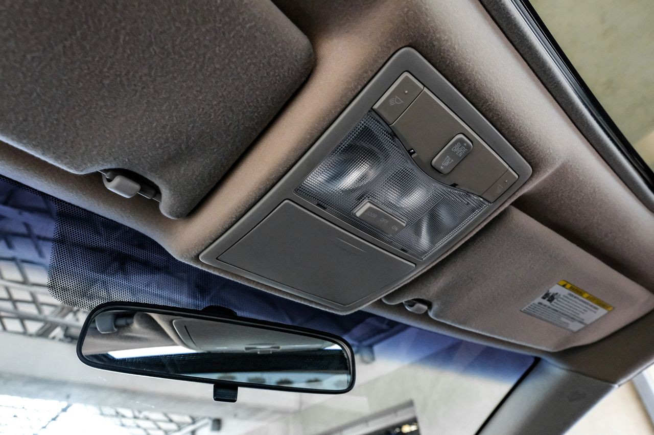 Toyota Avalon Vehicle Main Gallery Image 22