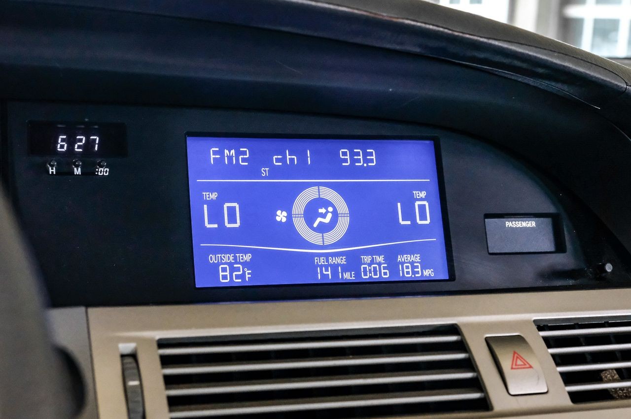 Toyota Avalon Vehicle Main Gallery Image 23