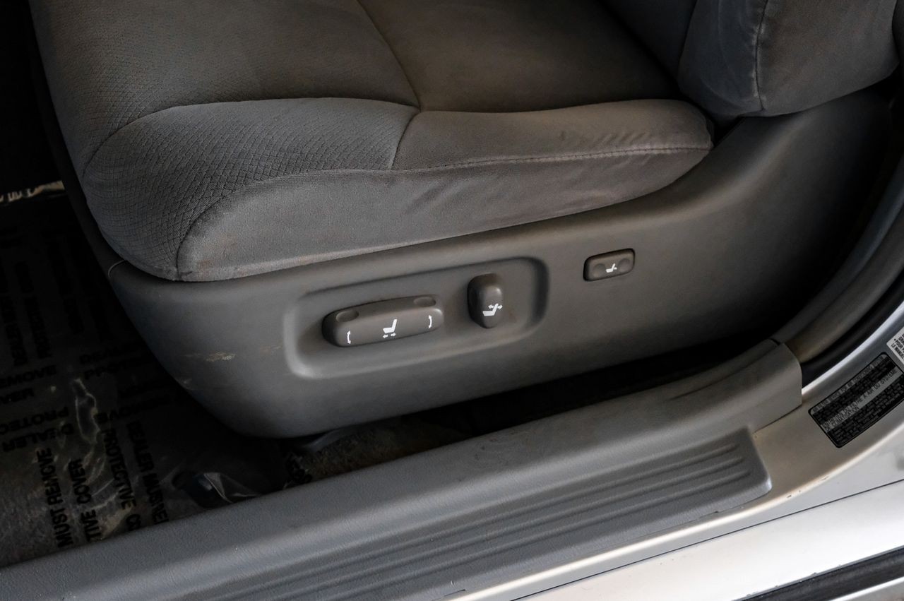 Toyota Avalon Vehicle Main Gallery Image 25