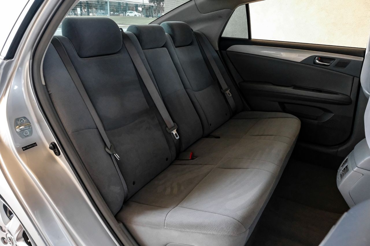 Toyota Avalon Vehicle Main Gallery Image 28