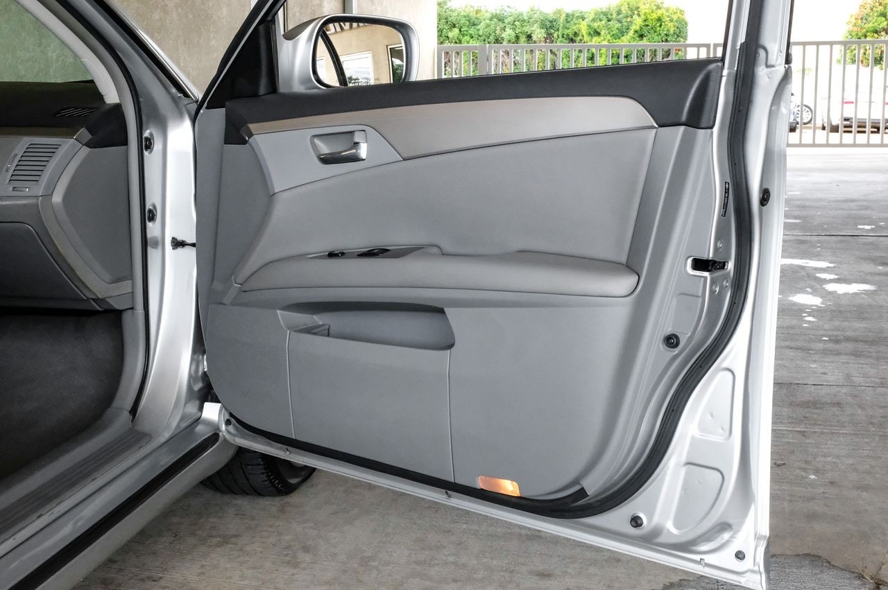 Toyota Avalon Vehicle Main Gallery Image 37