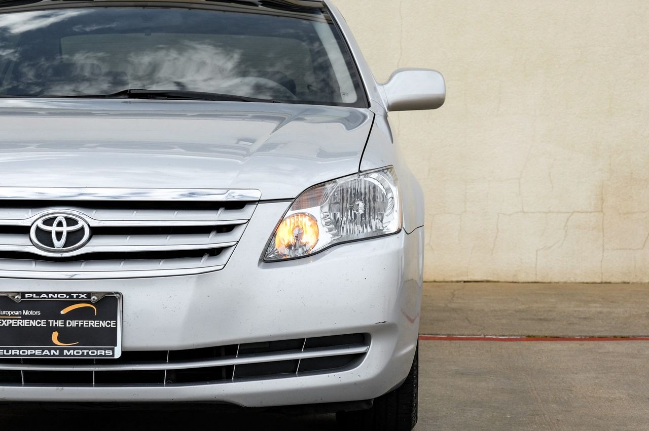 Toyota Avalon Vehicle Main Gallery Image 40