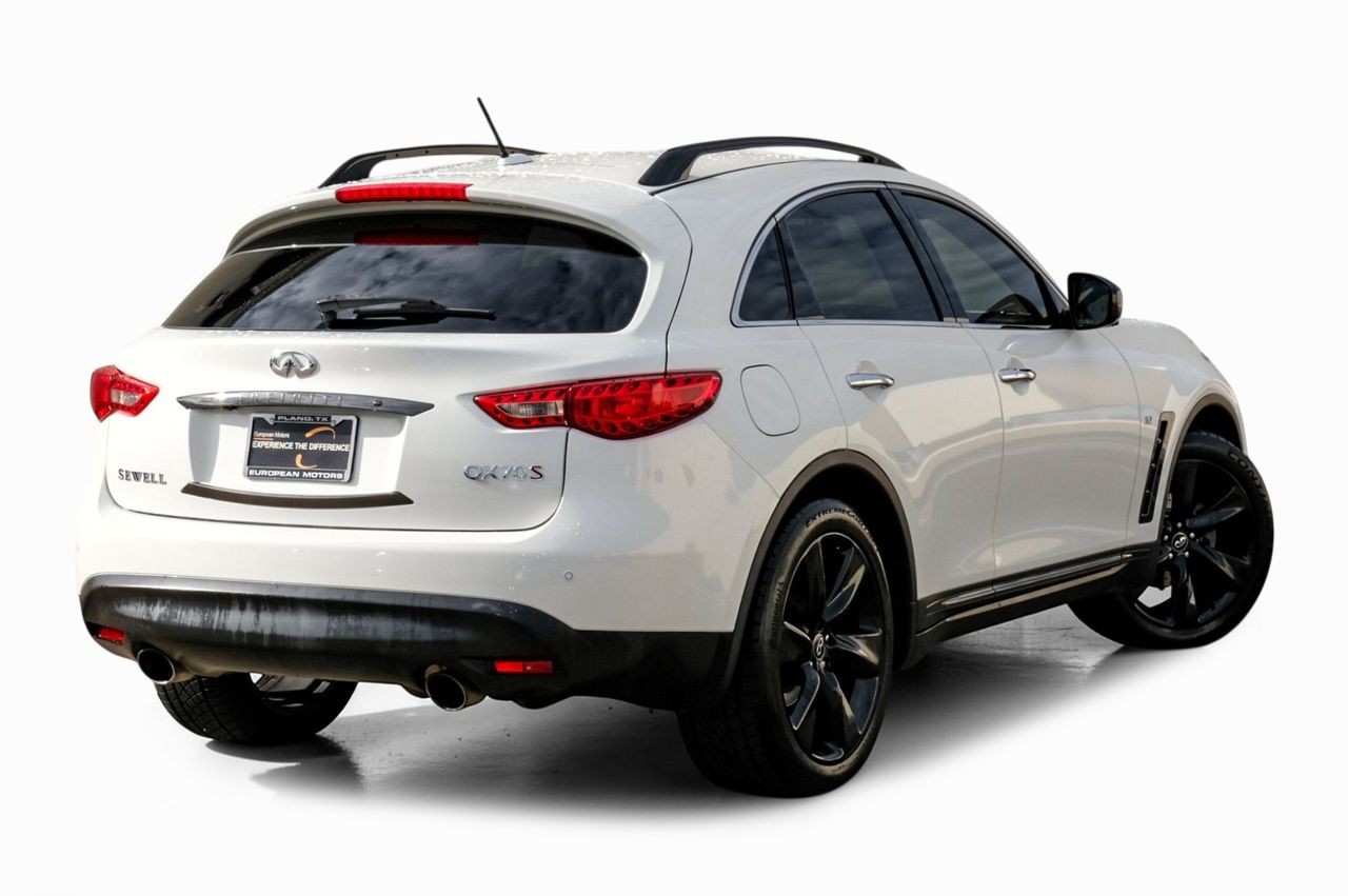 INFINITI QX70 Vehicle Main Gallery Image 09