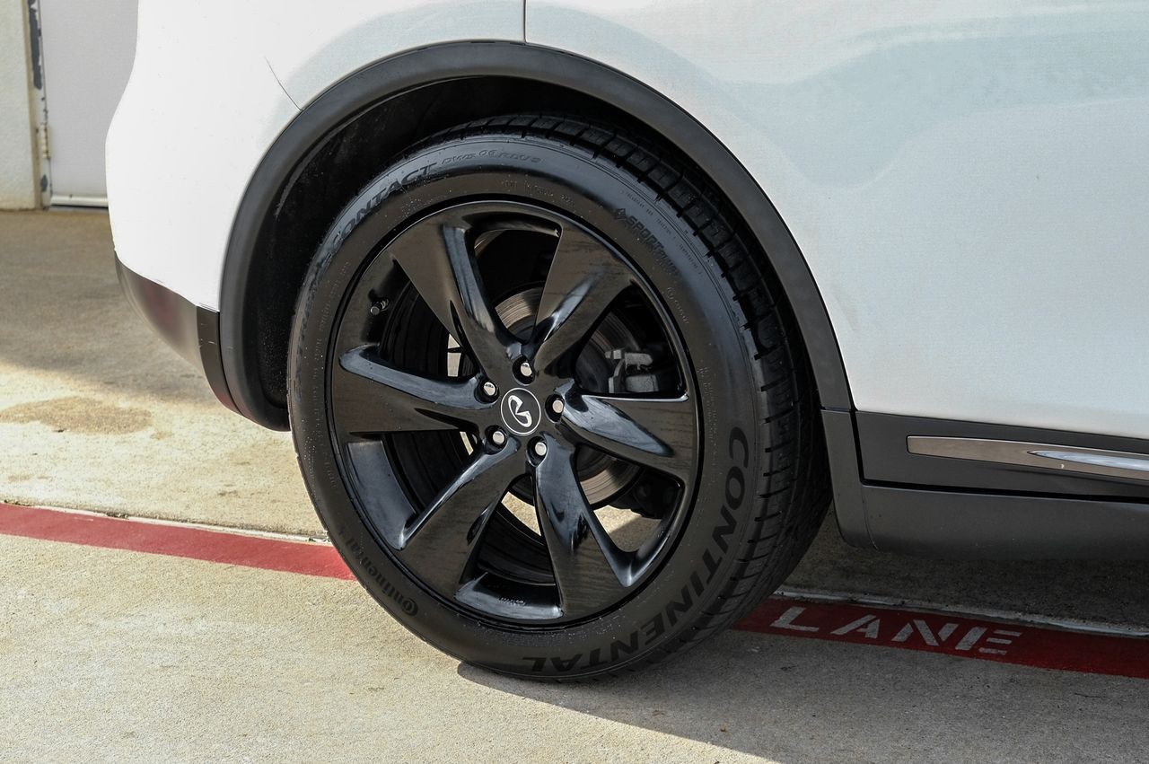 INFINITI QX70 Vehicle Main Gallery Image 56