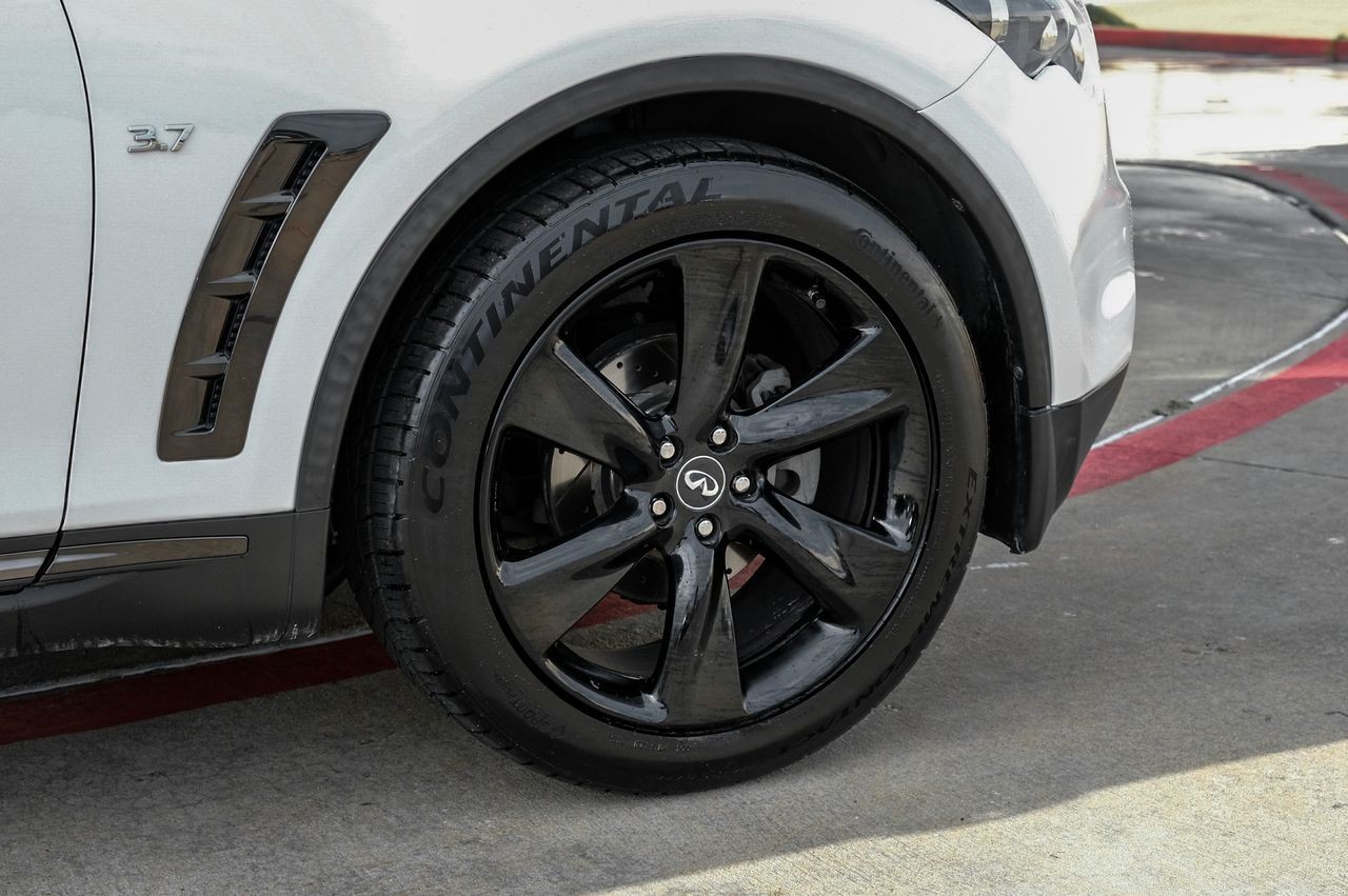 INFINITI QX70 Vehicle Main Gallery Image 57